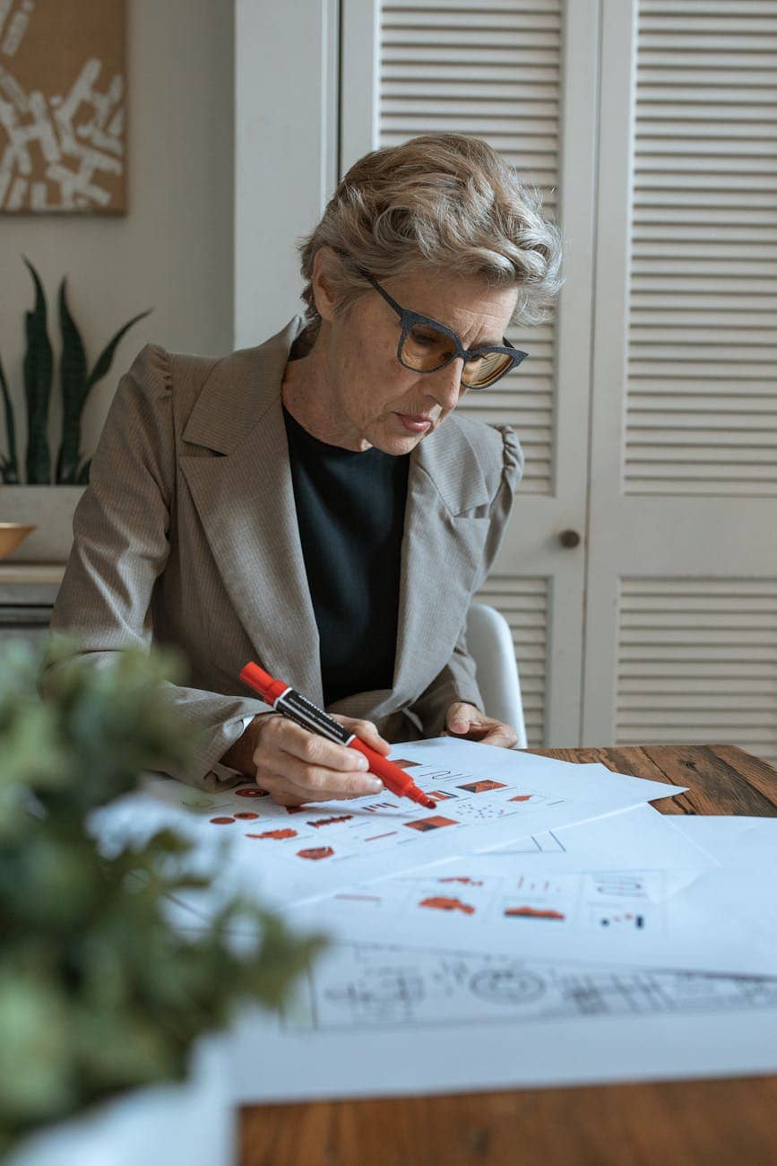 Next.js at Scale: SSG, ISR, RSC, Serverless Playbook